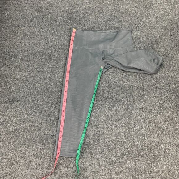 Adidas Climalite Crop Leggings Womens S Small Light Gray Embossed Mid Rise Crop - Picture 9 of 14